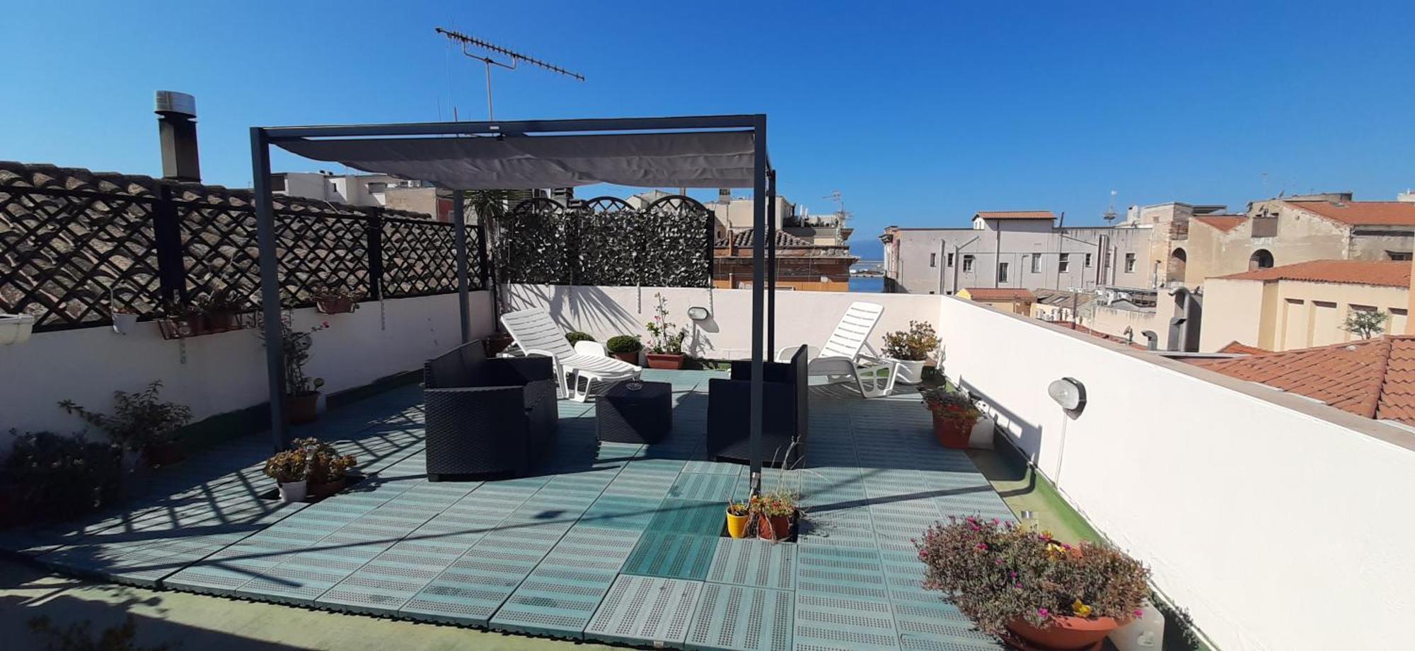 Rosa'S Apartment With Terrace Cagliari Exterior foto